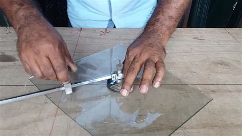 Methods for circular cutting of glass
